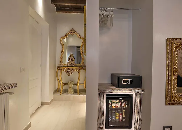Spagna Luxury'n Trevi Pensión 3*